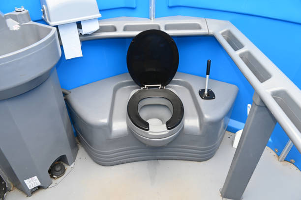 Porta potty delivery and setup in Moulton, AL